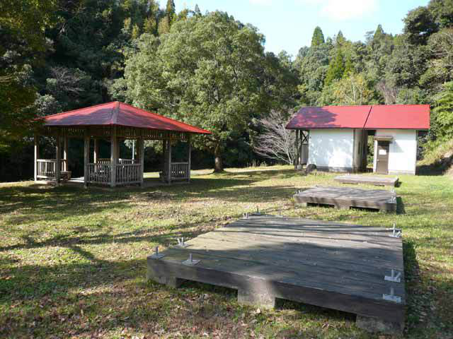 とうごう五色親水公園キャンプ場